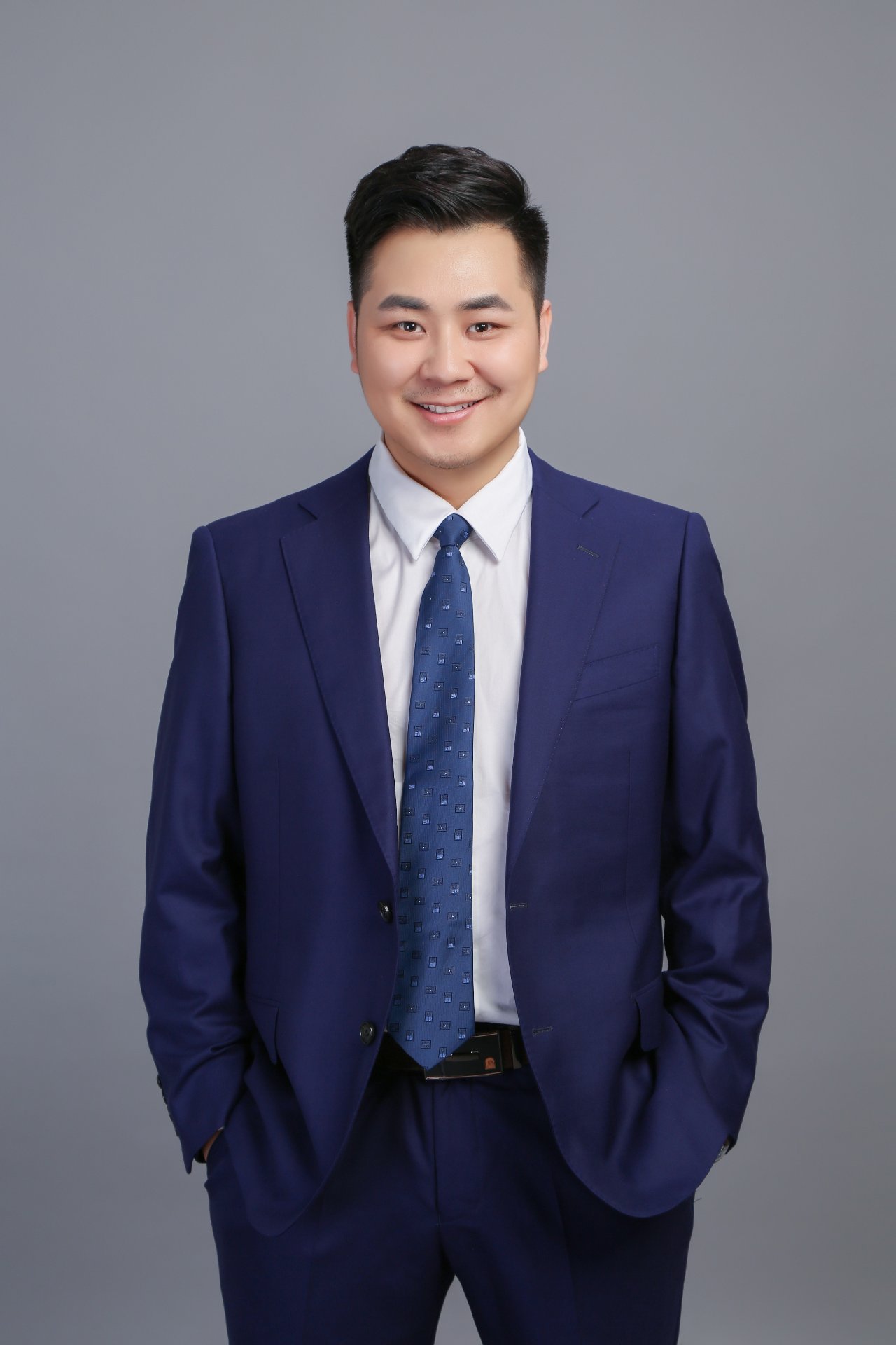 胡权律师职业形象照